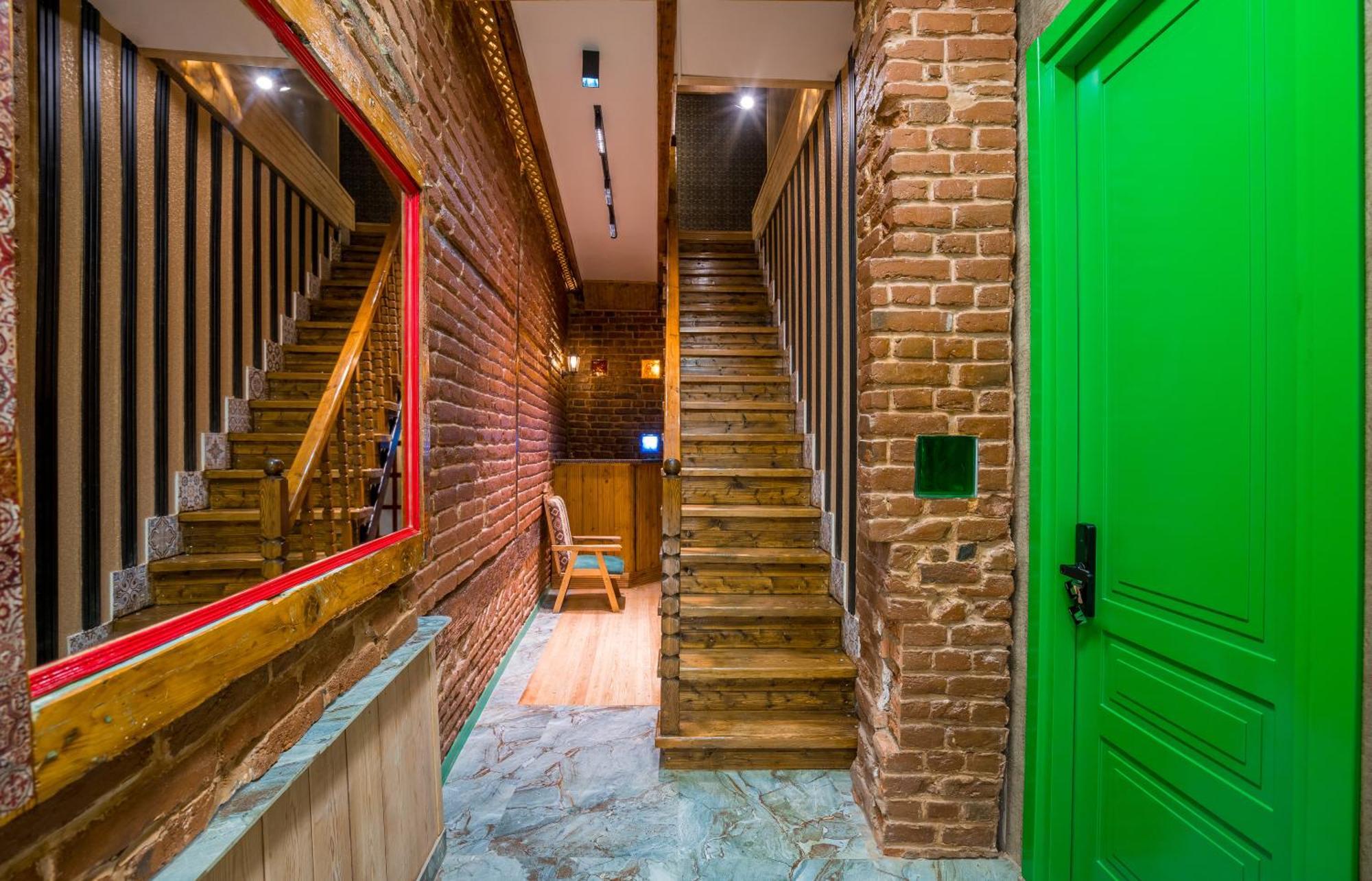 Apart View Hotel & Spa ティビリシ エクステリア 写真